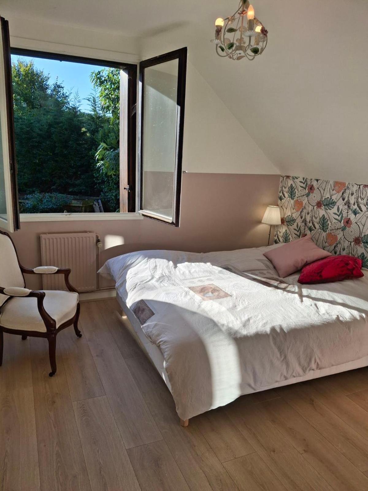 Au Pied De Lille Bed and Breakfast Εξωτερικό φωτογραφία